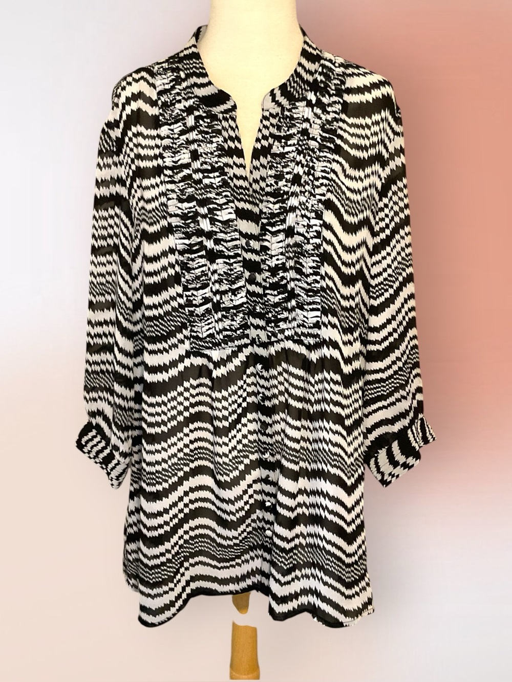 Chico’s Black and White Ruffled Bodice Button Front Tunic Size 2 Reg 12/14 L